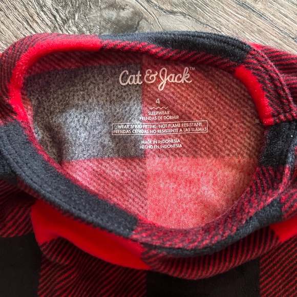 Cat & Jack kids soft snug fit pajamas- size 4 - Picture 6 of 7